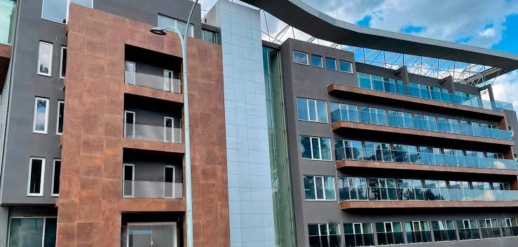 Fachada do Hotel Versatile