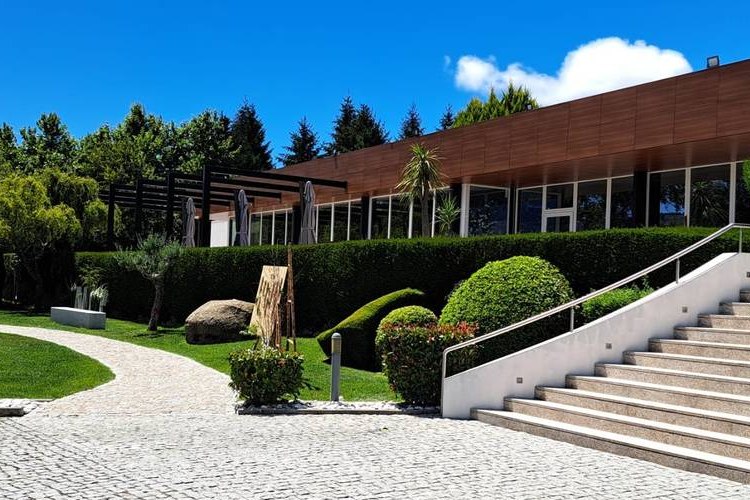 Jardins e entrada da Quinta de Santo António